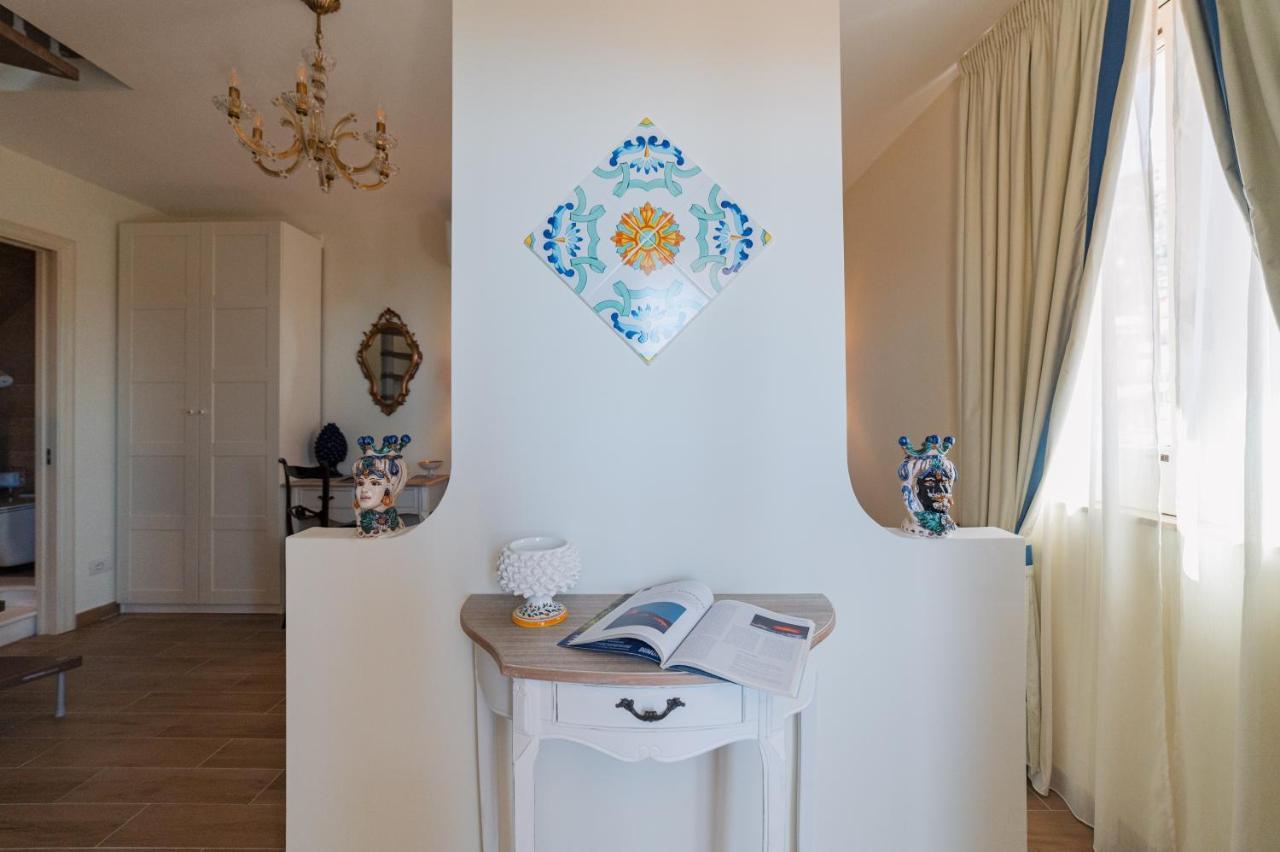 Ottaviano Suite - Elegante Attico Vista Mare تاورمينا المظهر الخارجي الصورة