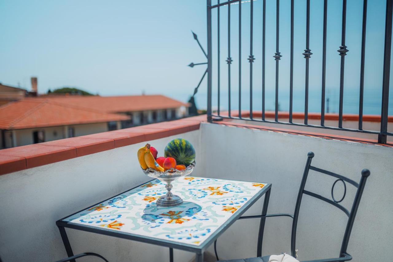 Ottaviano Suite - Elegante Attico Vista Mare تاورمينا المظهر الخارجي الصورة
