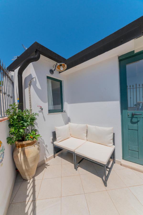 Ottaviano Suite - Elegante Attico Vista Mare تاورمينا المظهر الخارجي الصورة